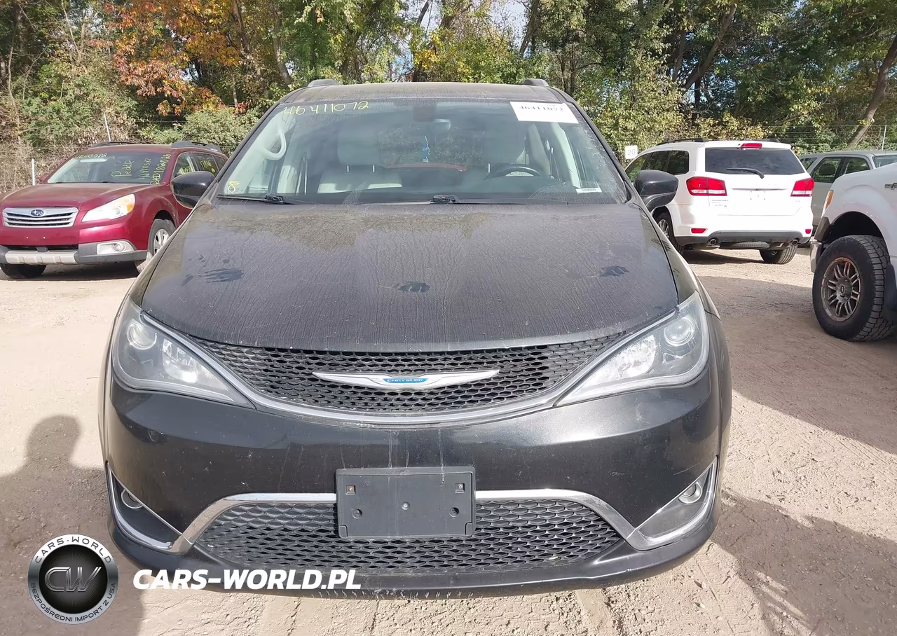 2018 Chrysler Pacifica Touring L VIN:2C4RC1BGXJR194235 - 12