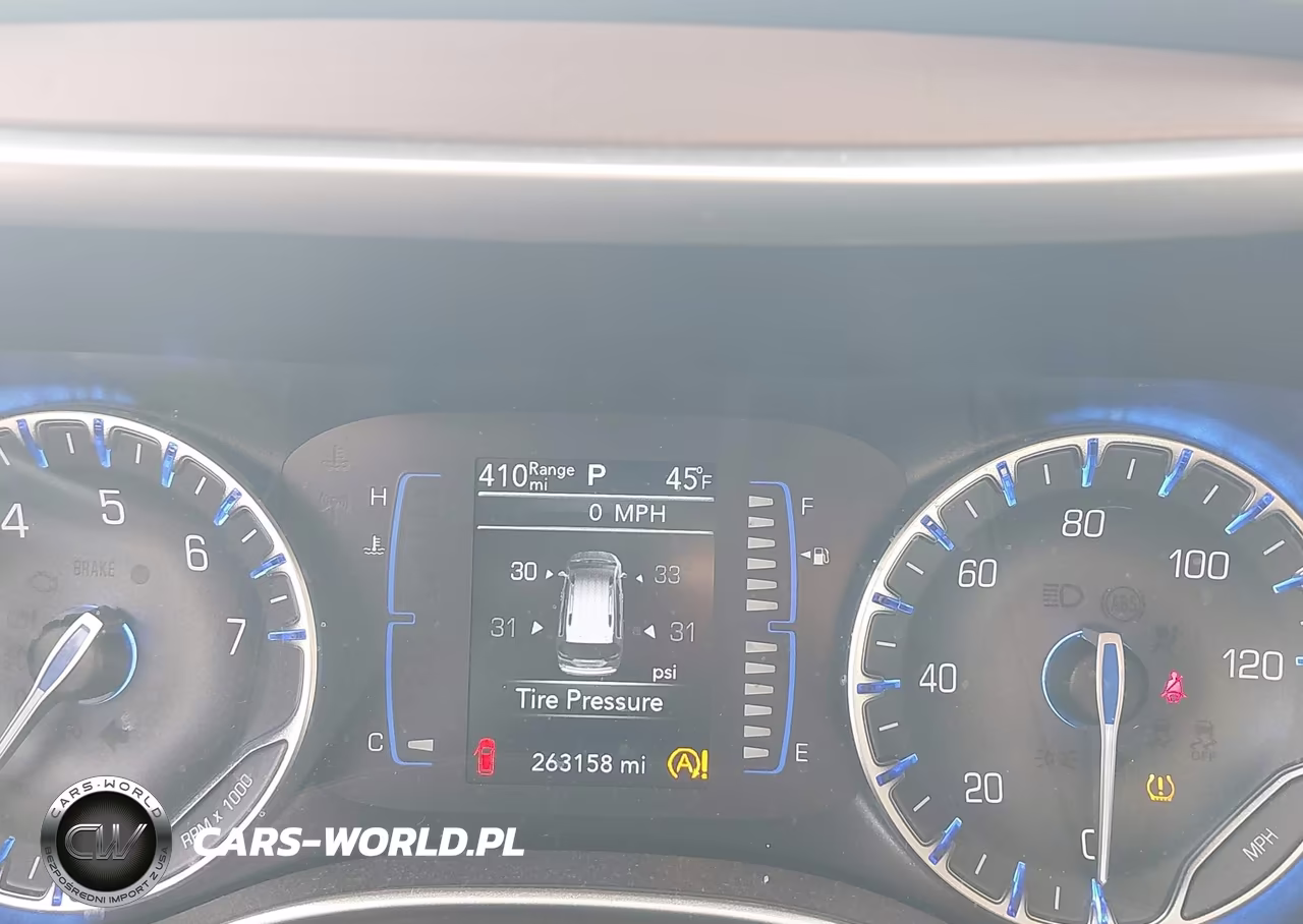 2018 Chrysler Pacifica Touring L VIN:2C4RC1BGXJR194235 - 7