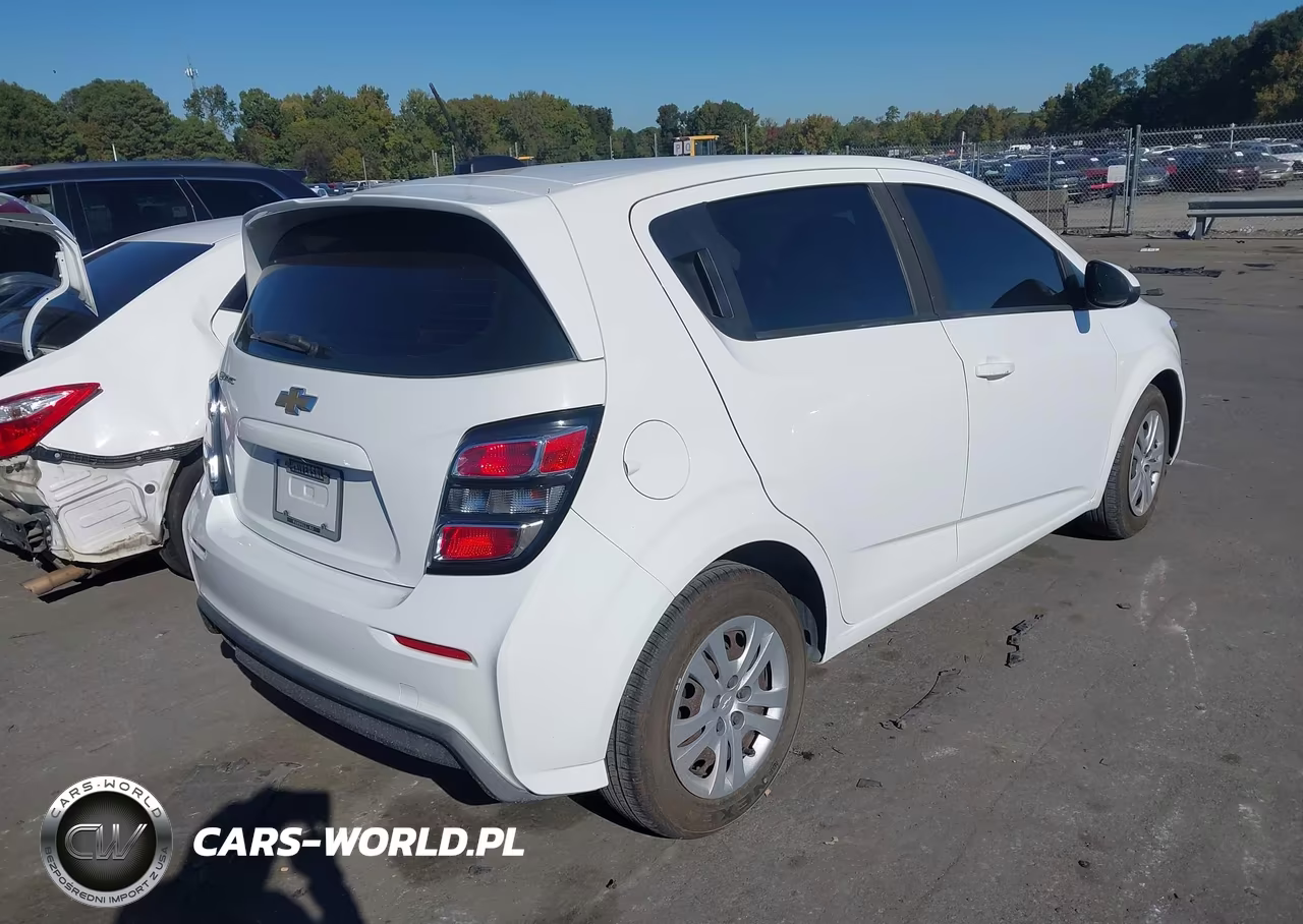 2019 Chevrolet Sonic VIN:1G1JG6SB1K4121626 - 4