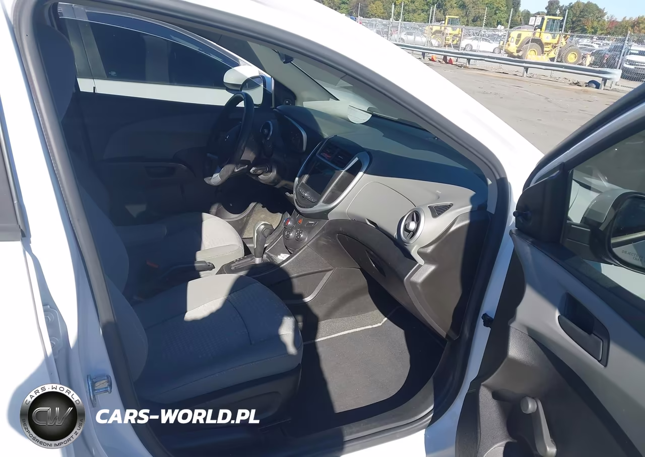 2019 Chevrolet Sonic VIN:1G1JG6SB1K4121626 - 5