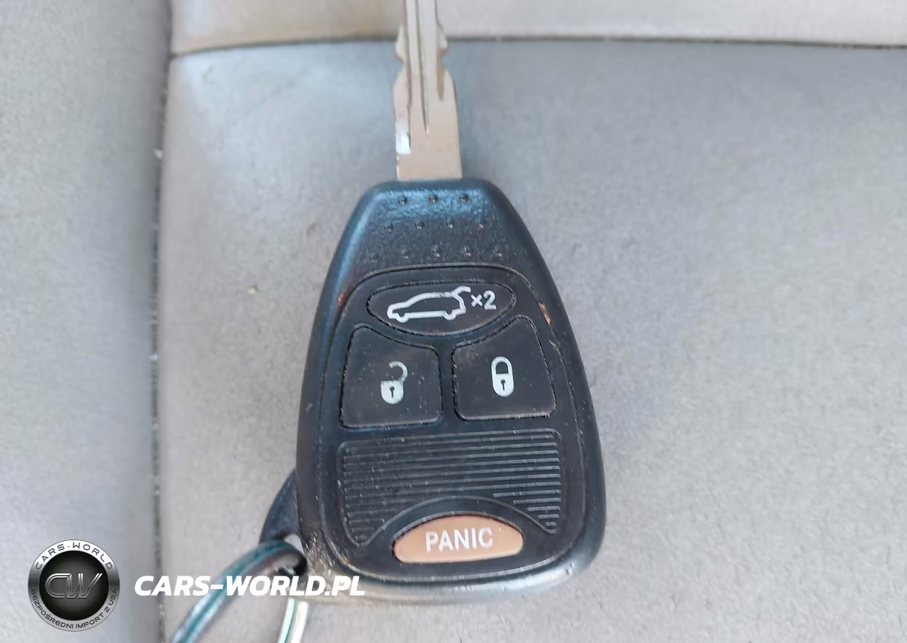 2008 Chrysler Pacifica Touring VIN:2A8GF68X98R144092 - 11
