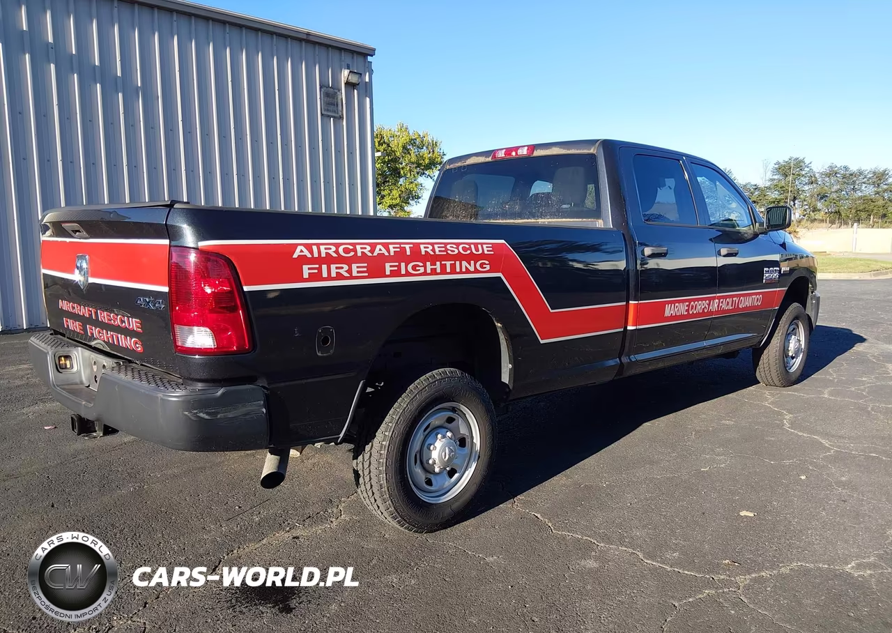2016 Ram 2500 Tradesman VIN:3C6UR5HJXGG129054 - 4