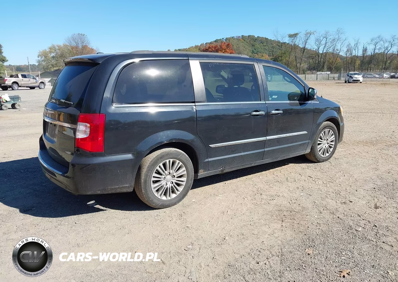 2013 Chrysler Town & Country Touring-L VIN:2C4RC1CG3DR615795 - 4