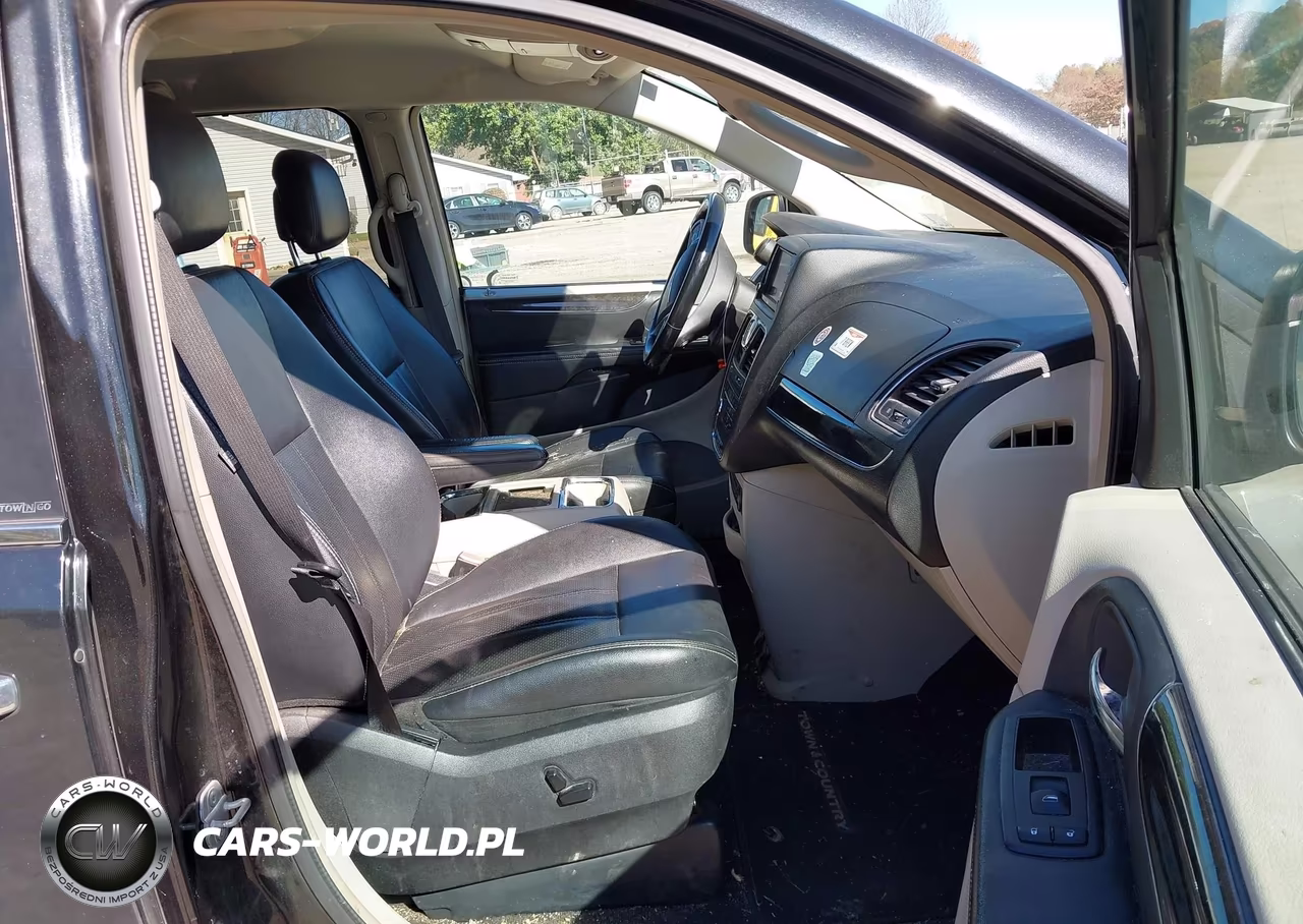 2013 Chrysler Town & Country Touring-L VIN:2C4RC1CG3DR615795 - 5