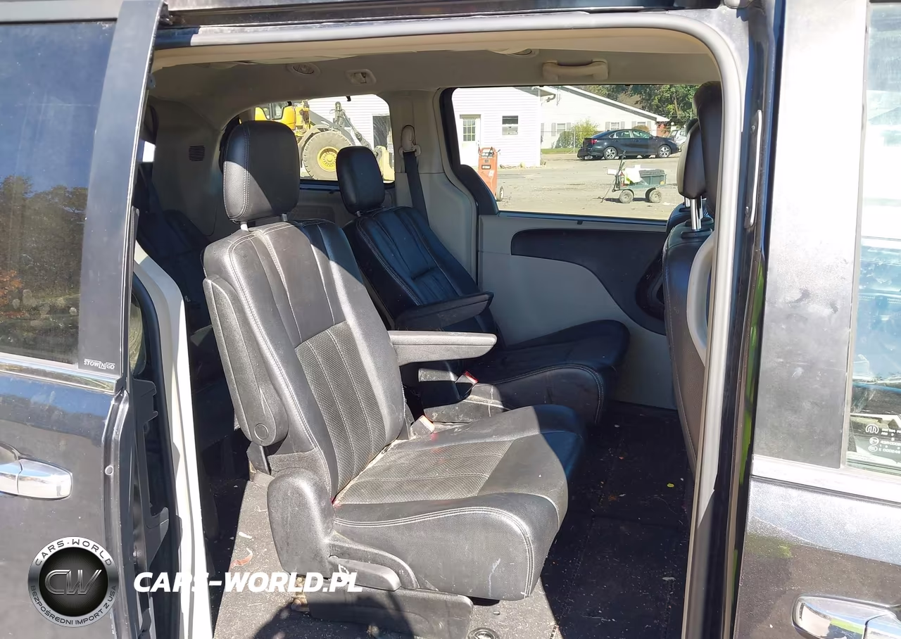 2013 Chrysler Town & Country Touring-L VIN:2C4RC1CG3DR615795 - 8