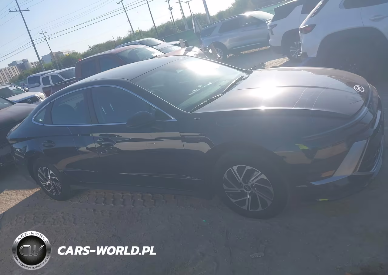 2026 Hyundai Sonata Hybrid Blue VIN:KMHL24JJ8TA181980 - 14