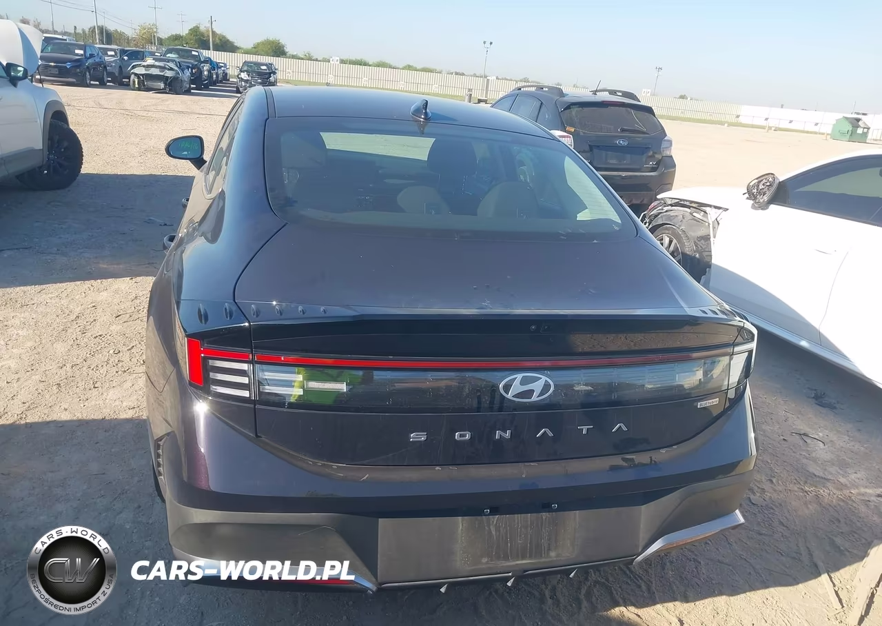 2026 Hyundai Sonata Hybrid Blue VIN:KMHL24JJ8TA181980 - 17
