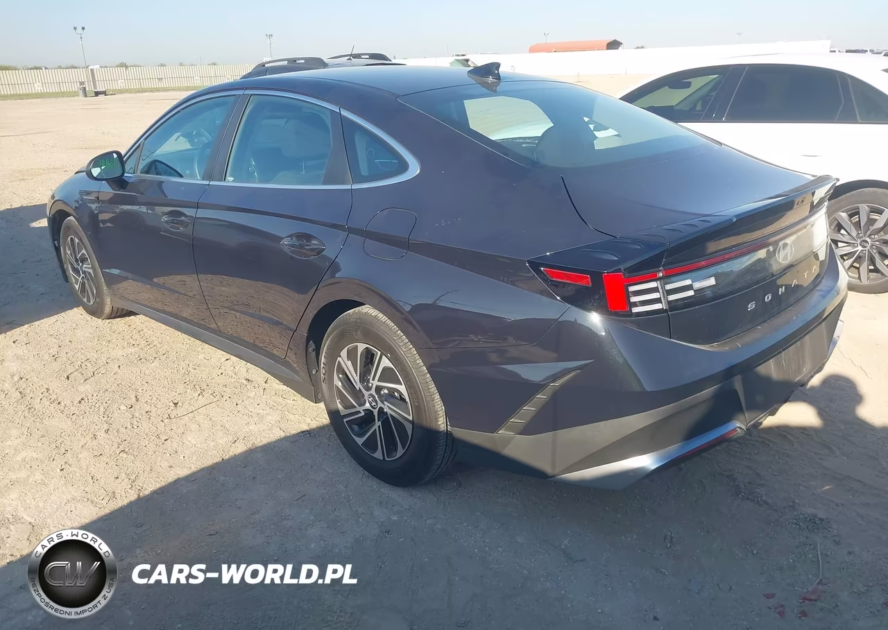 2026 Hyundai Sonata Hybrid Blue VIN:KMHL24JJ8TA181980 - 3