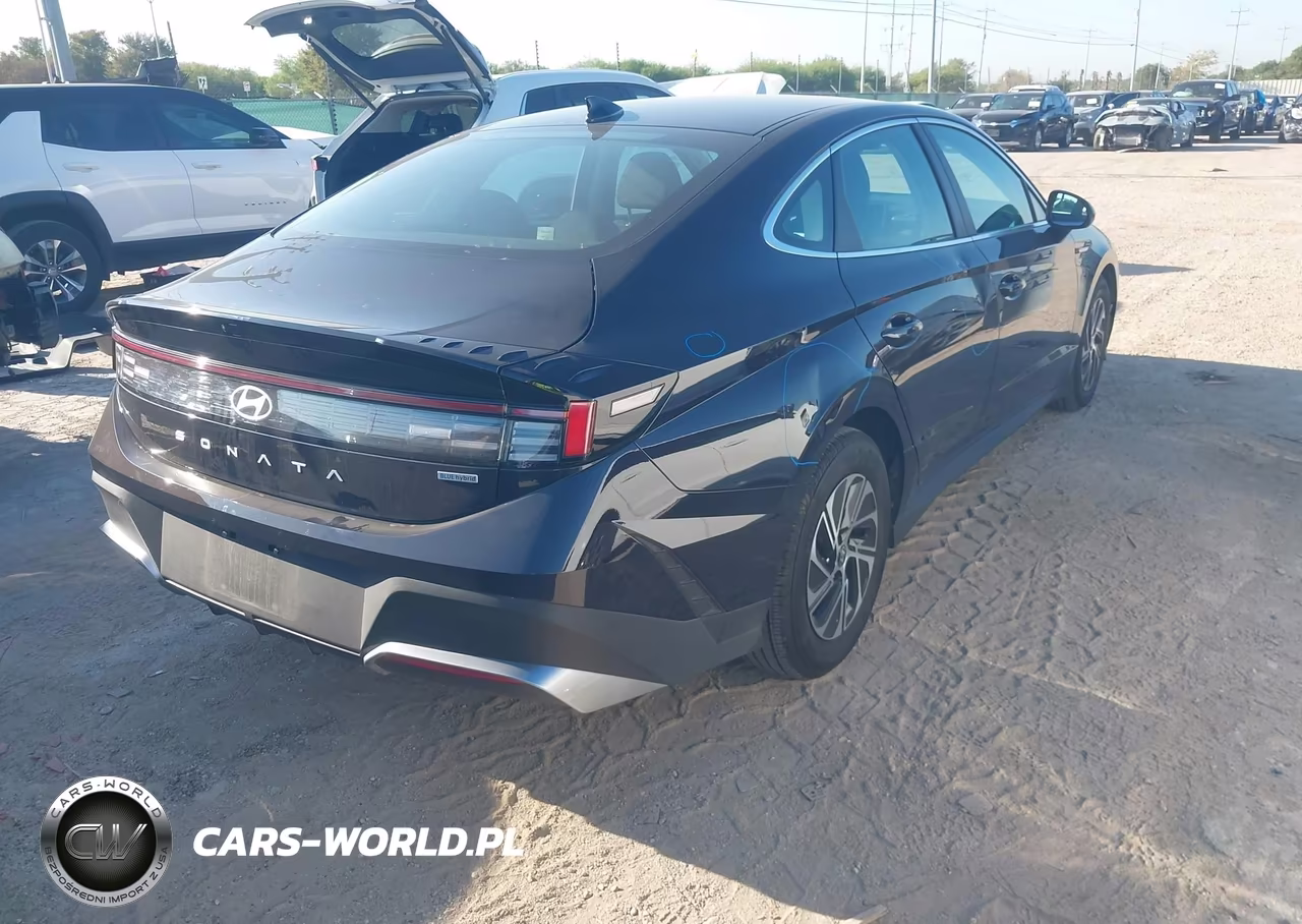 2026 Hyundai Sonata Hybrid Blue VIN:KMHL24JJ8TA181980 - 4