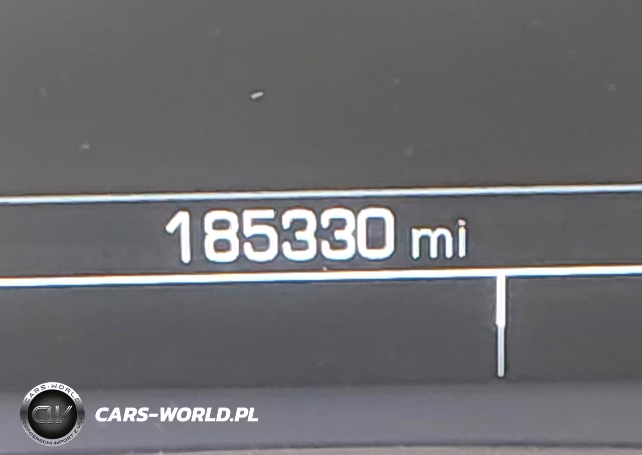 2018 Chevrolet Equinox Premier VIN:3GNAXPEU2JL177682 - 15