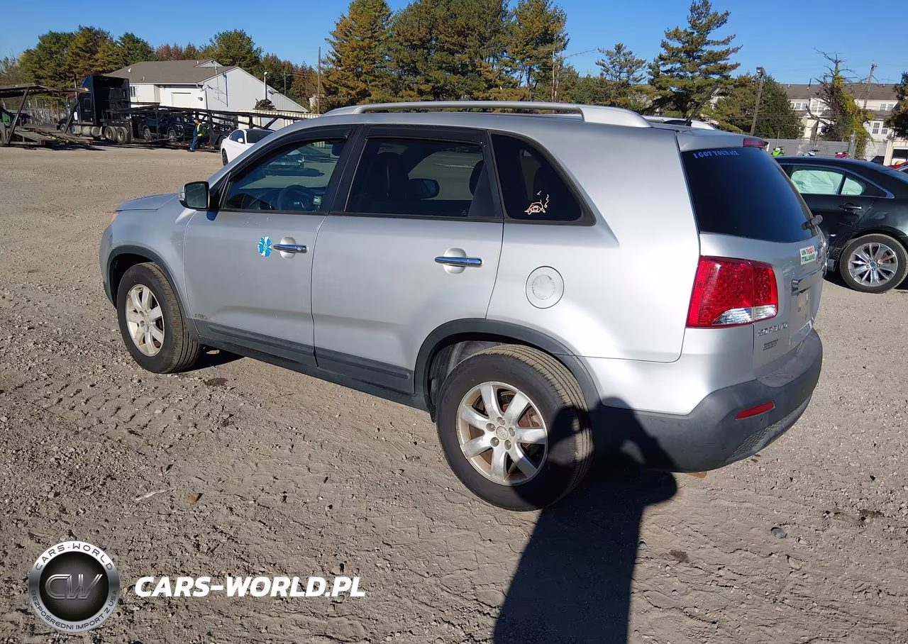 2011 Kia Sorento Lx VIN:5XYKTDA18BG092342 - 3
