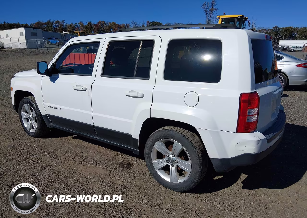 2015 Jeep Patriot Sport VIN:1C4NJPBAXFD126028 - 3