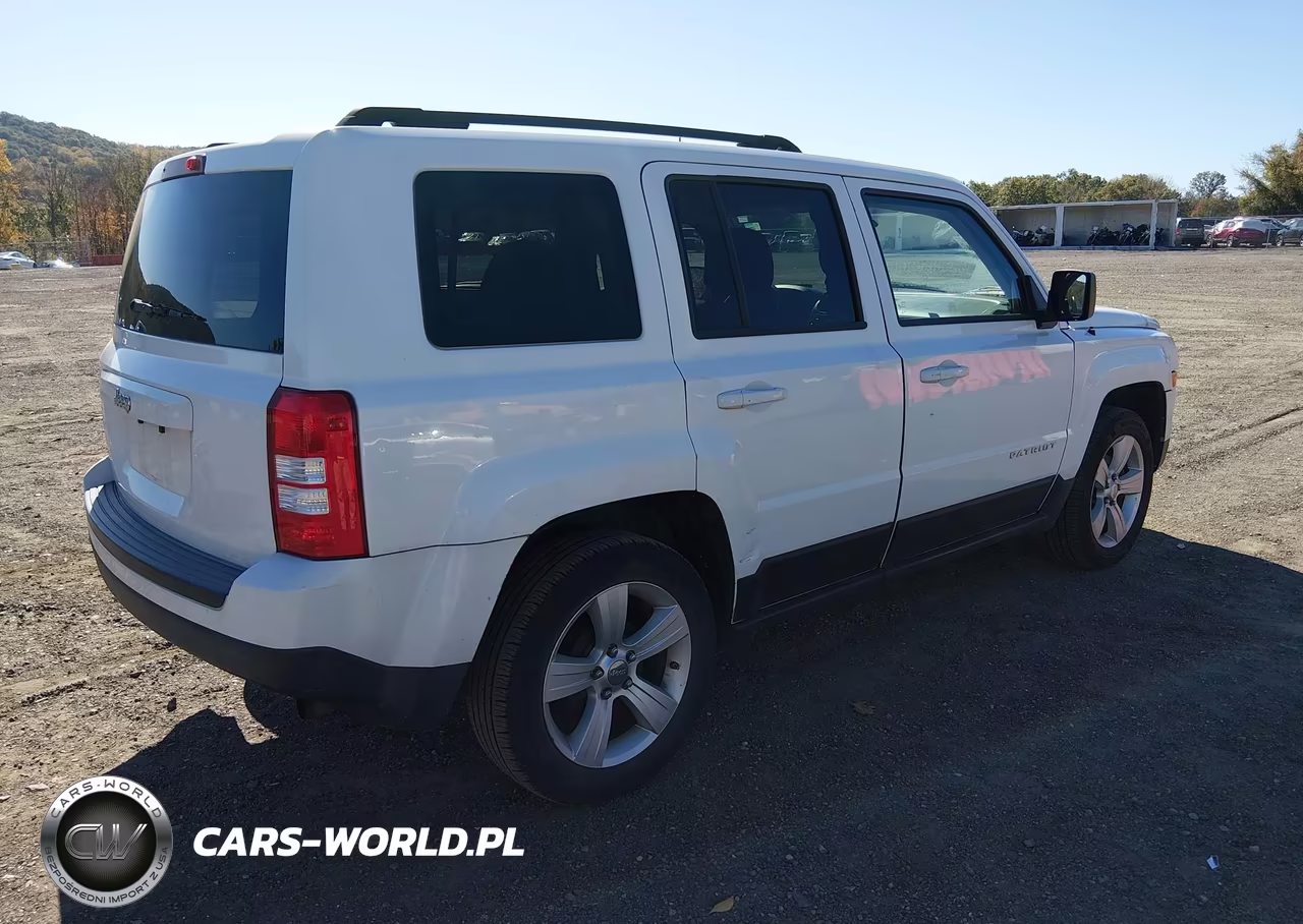 2015 Jeep Patriot Sport VIN:1C4NJPBAXFD126028 - 4