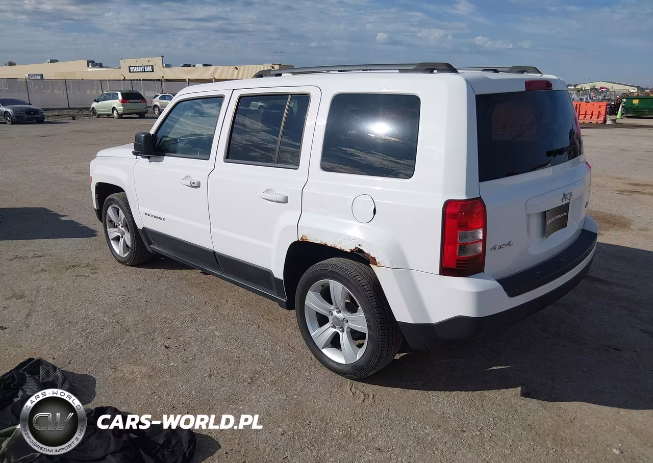 2013 Jeep Patriot Latitude VIN:1C4NJRFB6DD236778 - 3