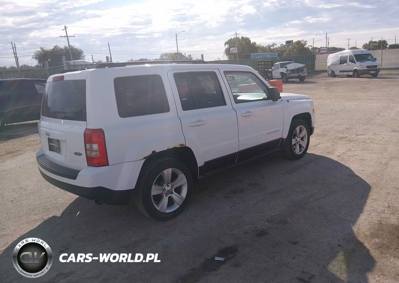 2013 Jeep Patriot Latitude VIN:1C4NJRFB6DD236778 - 4