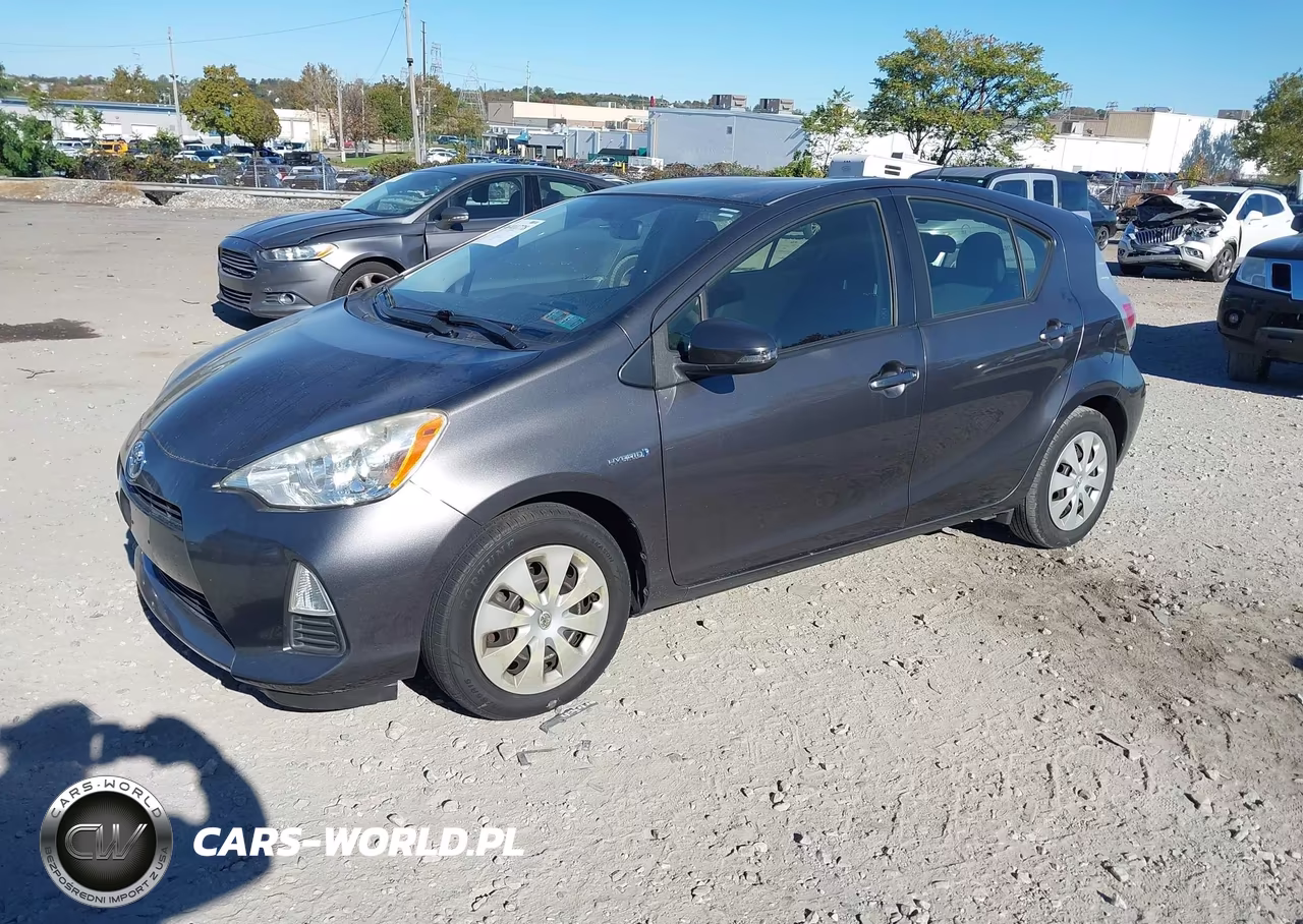 2014 Toyota Prius C Three VIN:JTDKDTB32E1560366 - 2