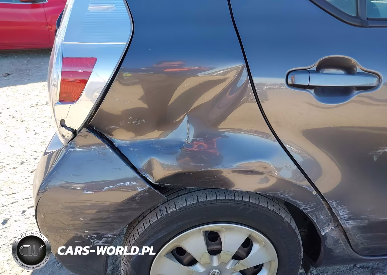 2014 Toyota Prius C Three VIN:JTDKDTB32E1560366 - 6