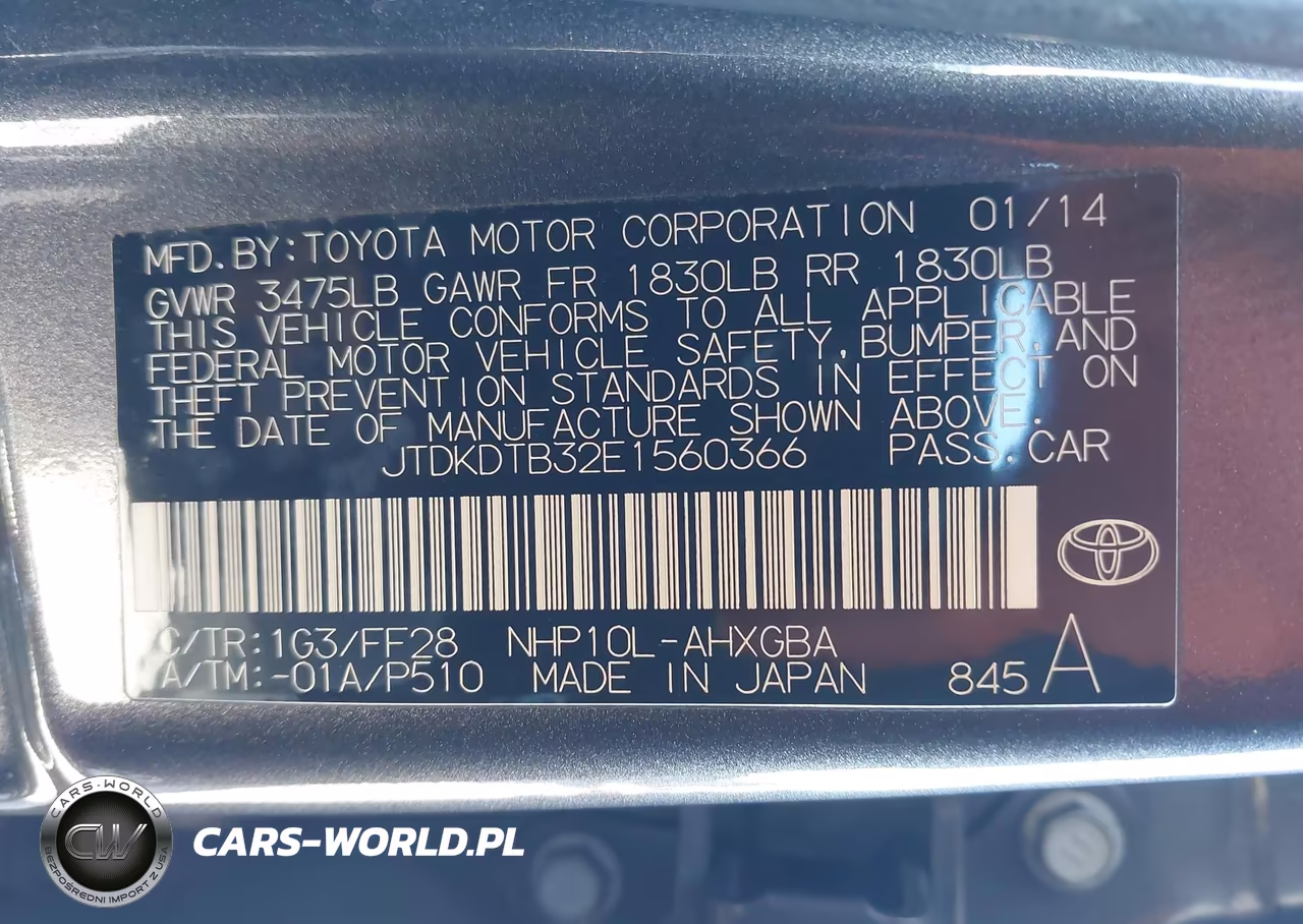 2014 Toyota Prius C Three VIN:JTDKDTB32E1560366 - 9