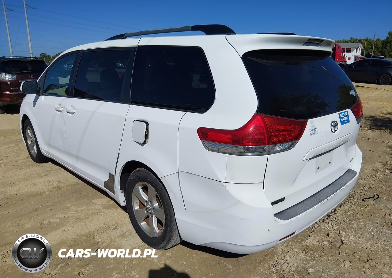 2011 Toyota Sienna Le V6 VIN:5TDKK3DC3BS065336 - 3