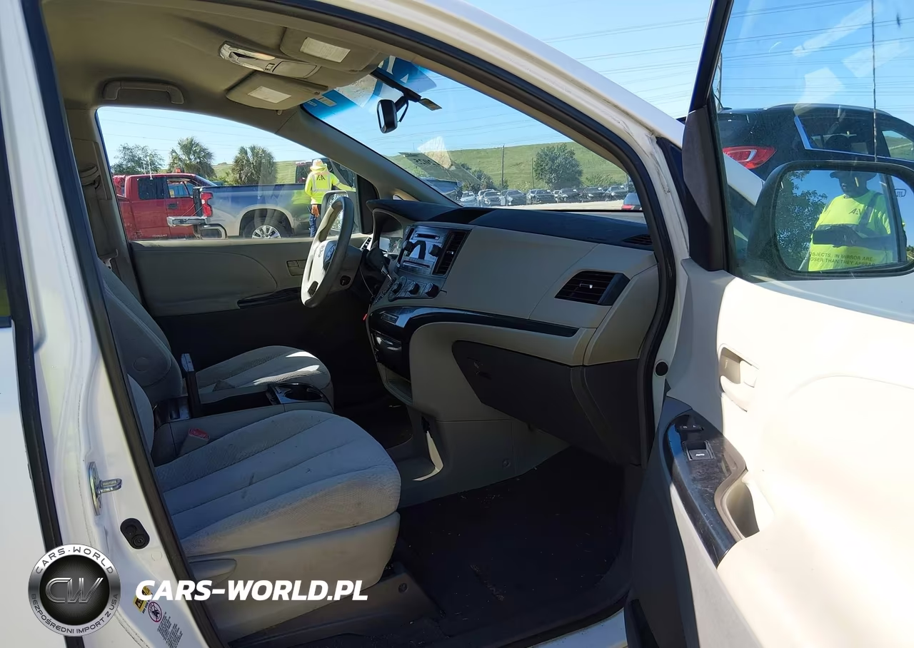 2011 Toyota Sienna Le V6 VIN:5TDKK3DC3BS065336 - 5