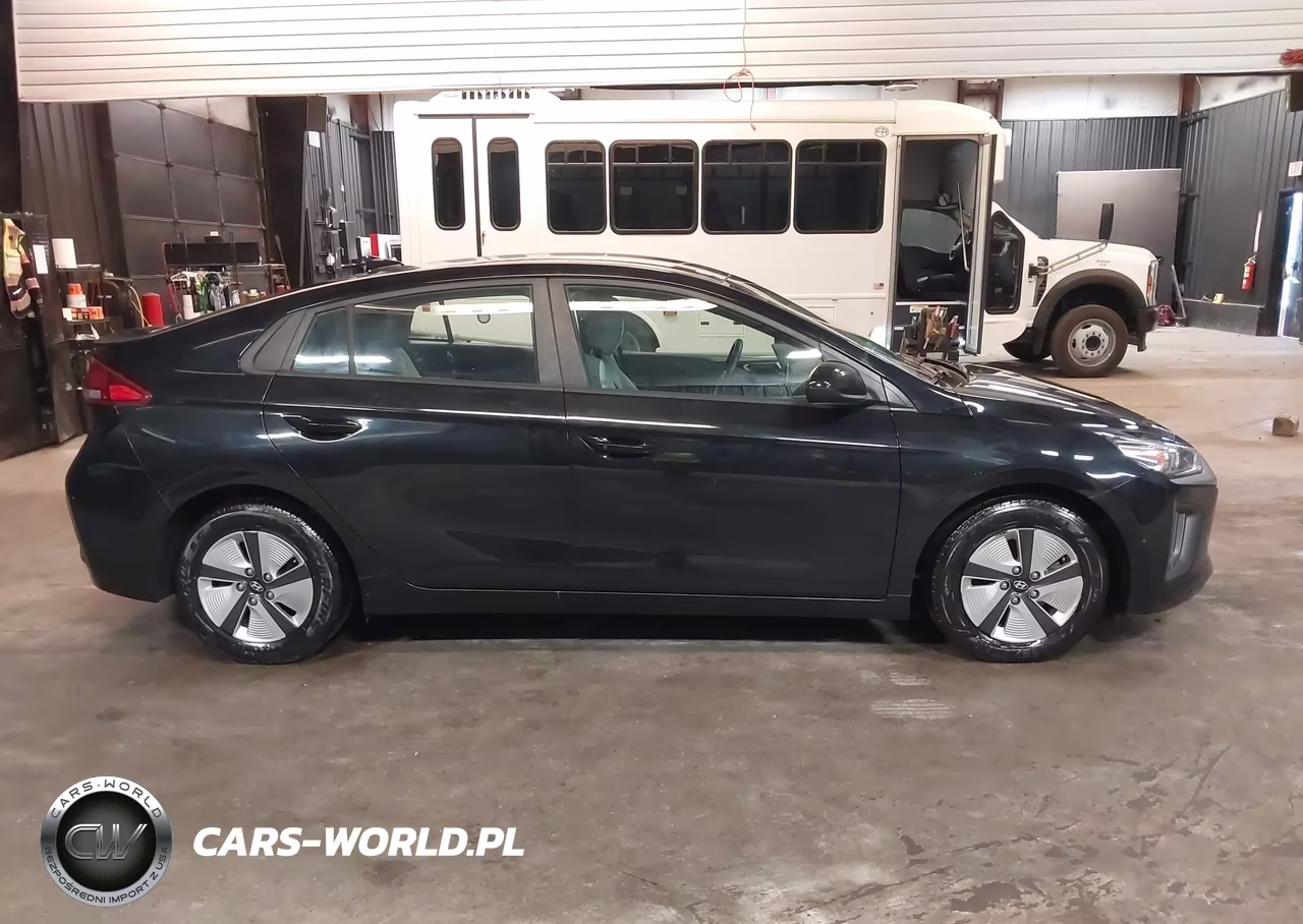 2021 Hyundai Ioniq Hybrid Blue VIN:KMHC65LC4MU247353 - 18