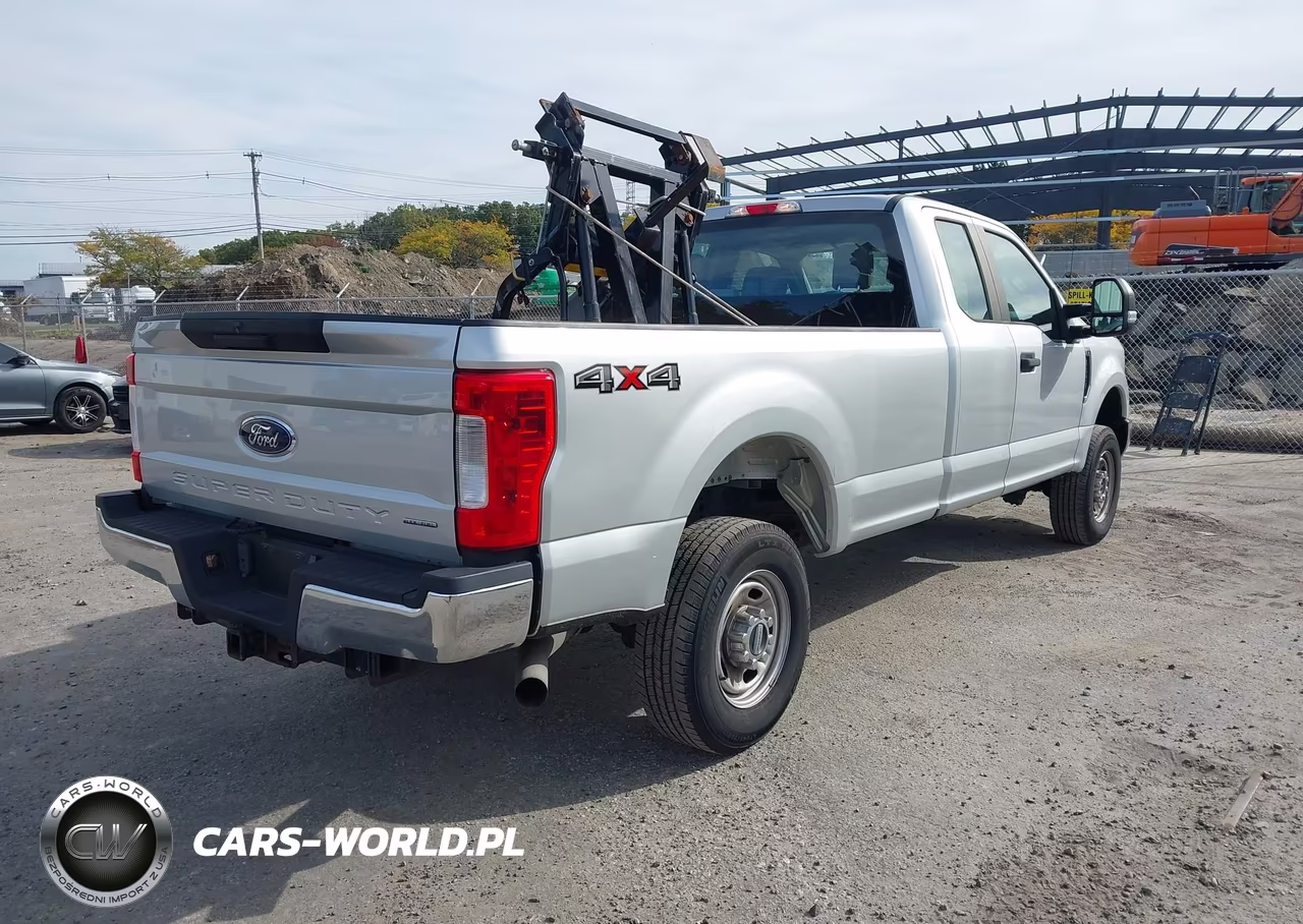 2018 Ford F-250 Xl VIN:1FT7X2B68JEC83968 - 4