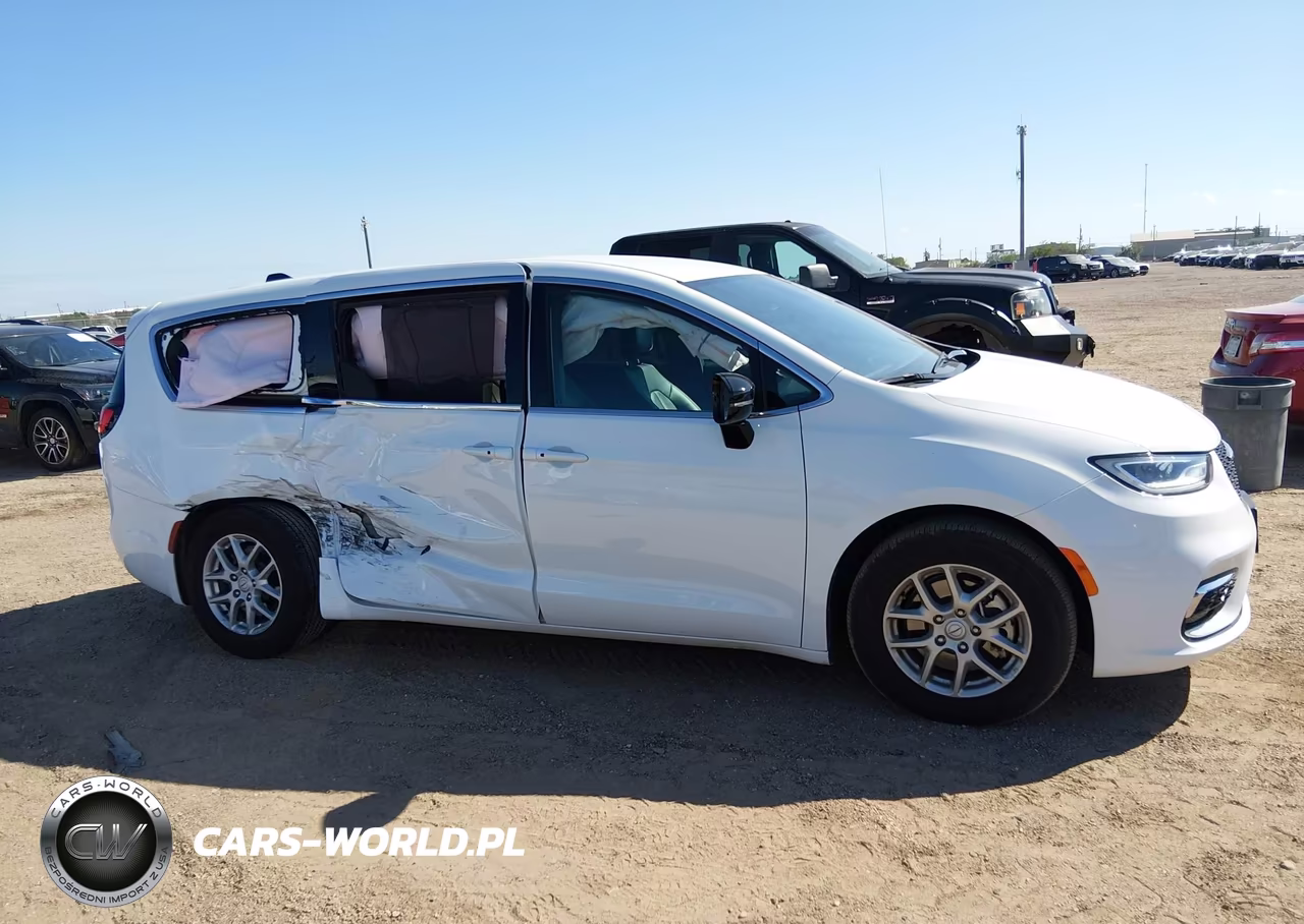 2026 Chrysler Pacifica Select VIN:2C4RC1BG1TR196636 - 13