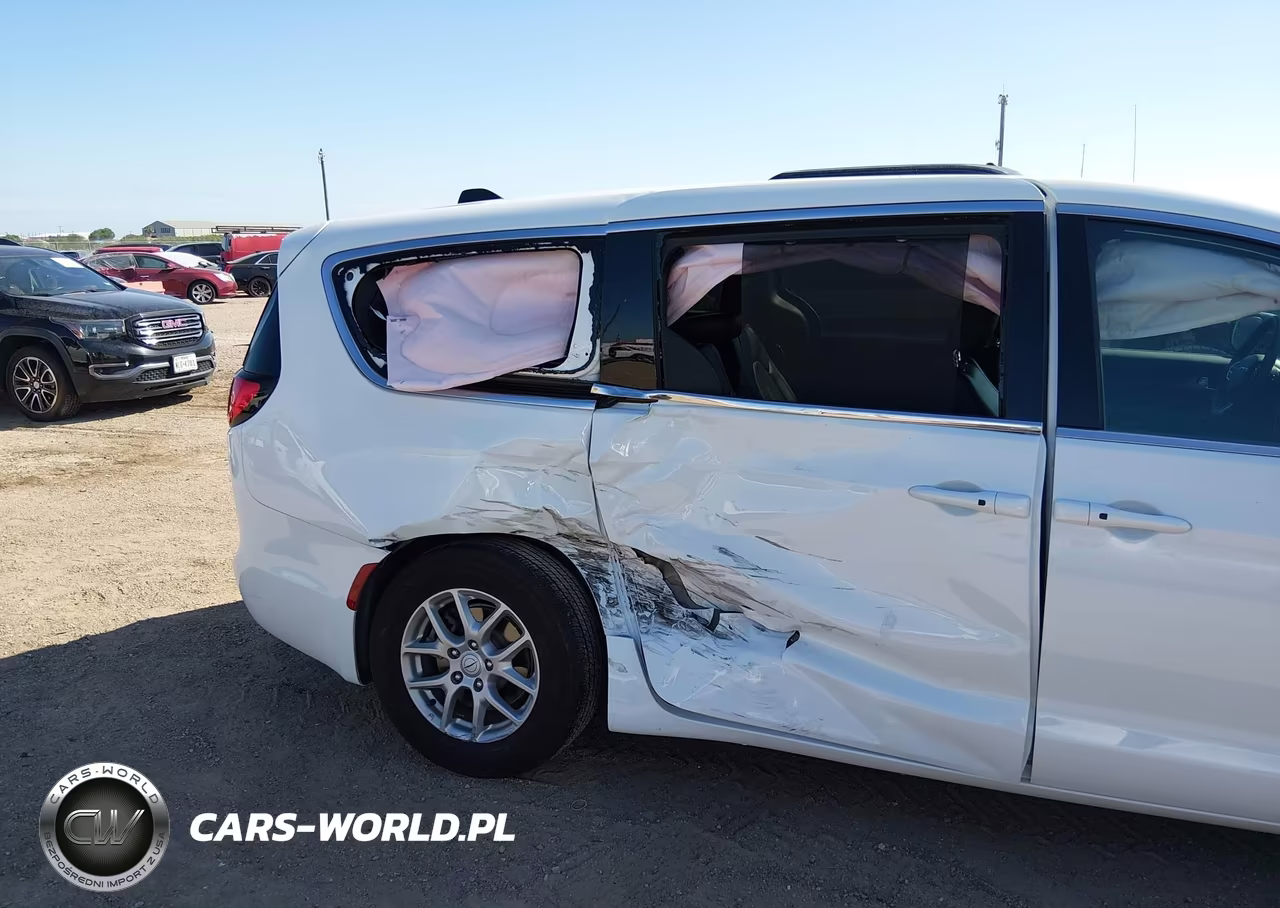 2026 Chrysler Pacifica Select VIN:2C4RC1BG1TR196636 - 6