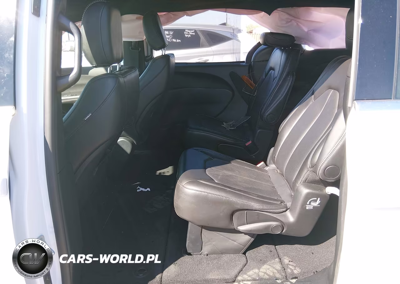 2026 Chrysler Pacifica Select VIN:2C4RC1BG1TR196636 - 8