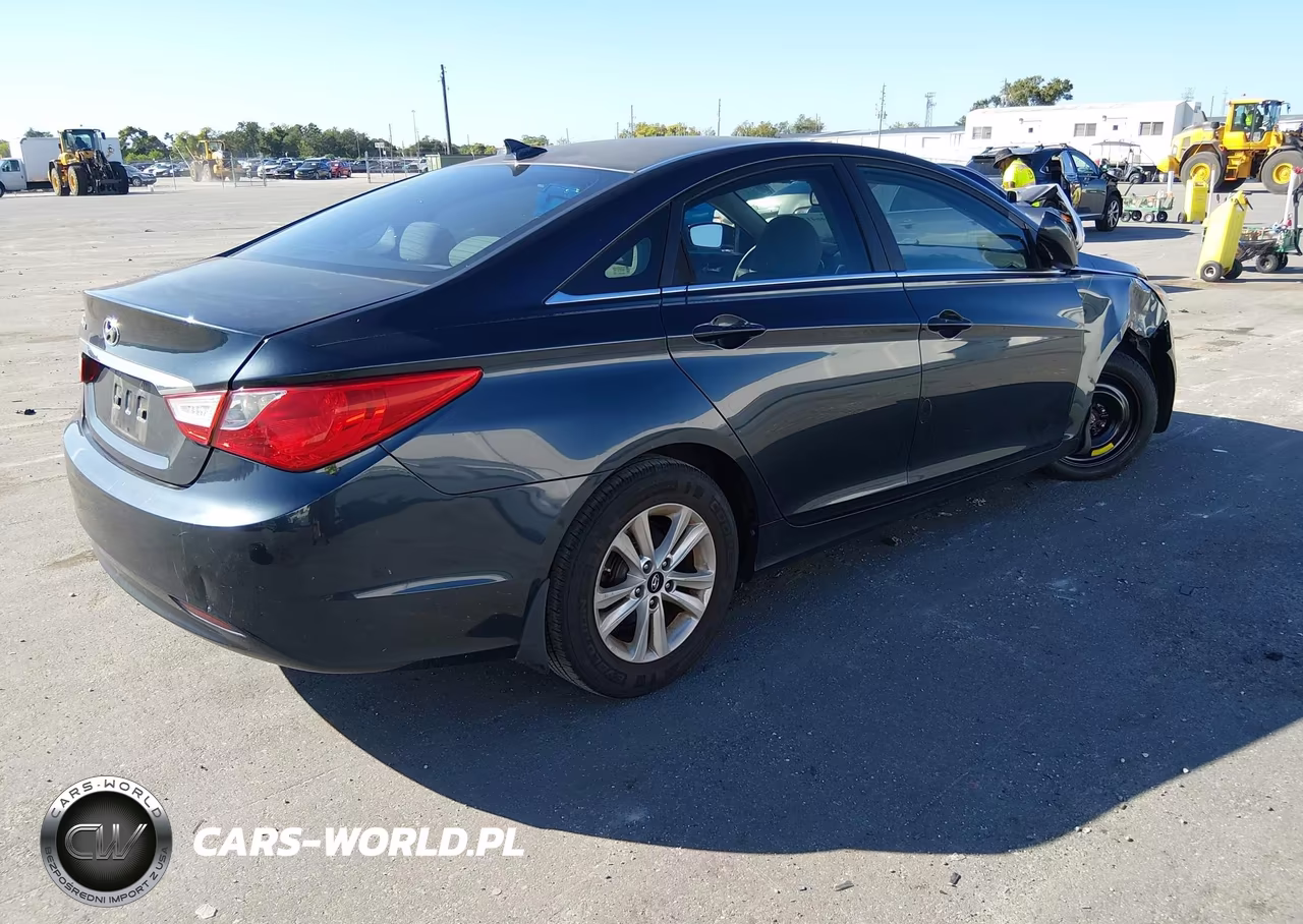 2012 Hyundai Sonata Gls VIN:5NPEB4AC1CH475549 - 4