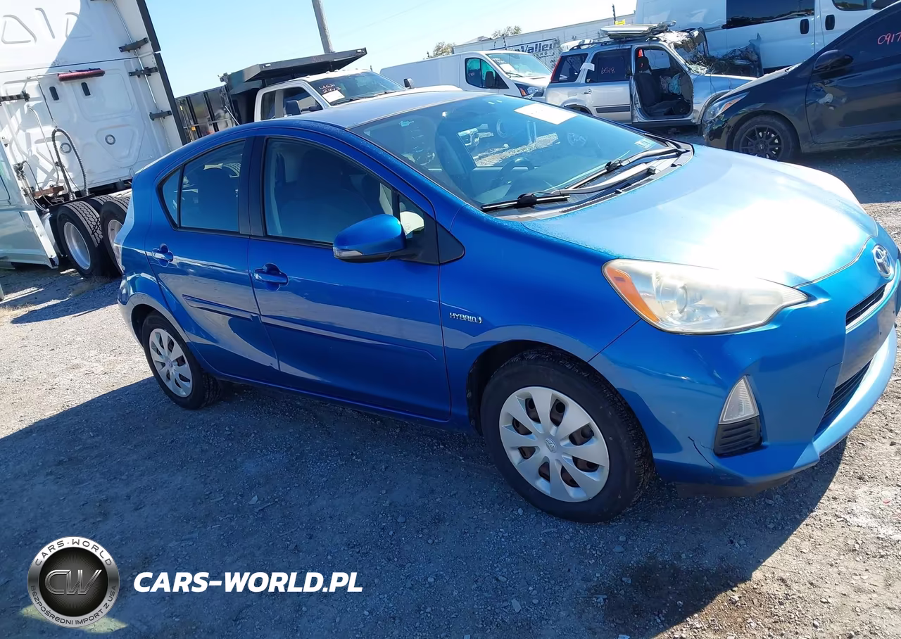 2013 Toyota Prius C Three – zdjęcie 1 z 12