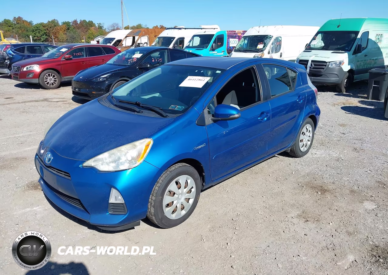 2013 Toyota Prius C Three VIN:JTDKDTB37D1552469 - 2