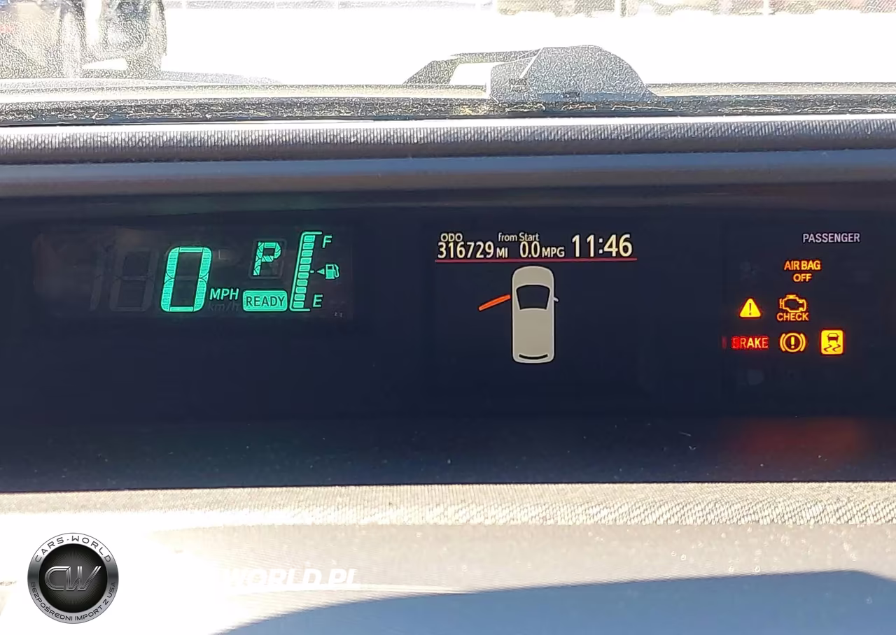 2013 Toyota Prius C Three VIN:JTDKDTB37D1552469 - 7
