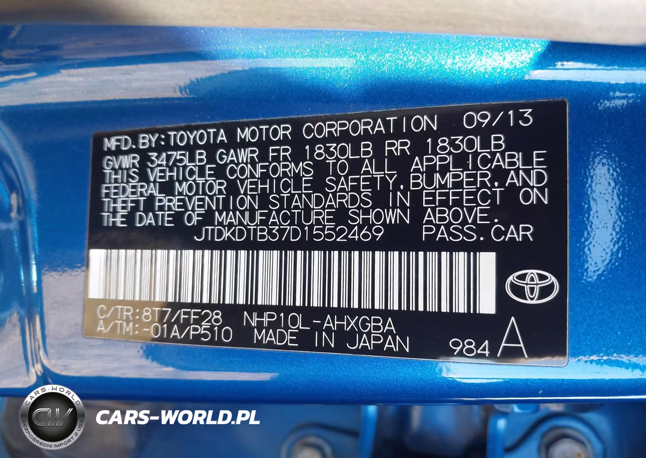 2013 Toyota Prius C Three VIN:JTDKDTB37D1552469 - 9