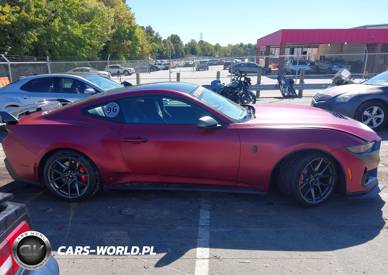 2025 Ford Mustang Dark Horse Fastback VIN:1FA6P8R09S5502105 - 13