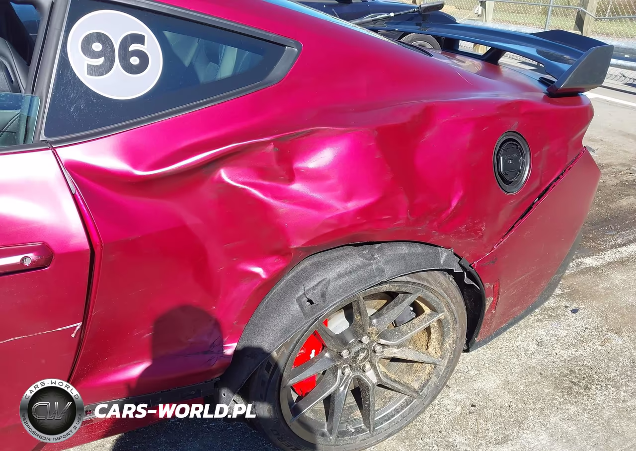 2025 Ford Mustang Dark Horse Fastback VIN:1FA6P8R09S5502105 - 18