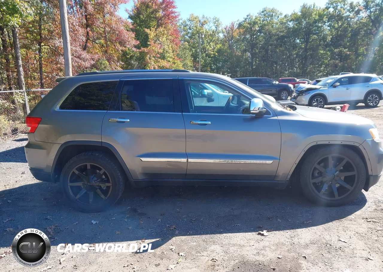 2013 Jeep Grand Cherokee Overland VIN:1C4RJFCT3DC603364 - 13