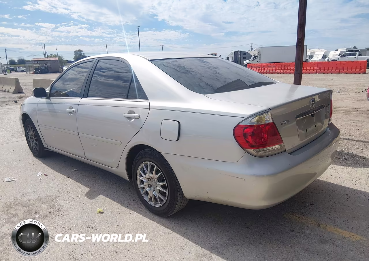 2005 Toyota Camry Le VIN:4T1BE32K85U536412 - 3