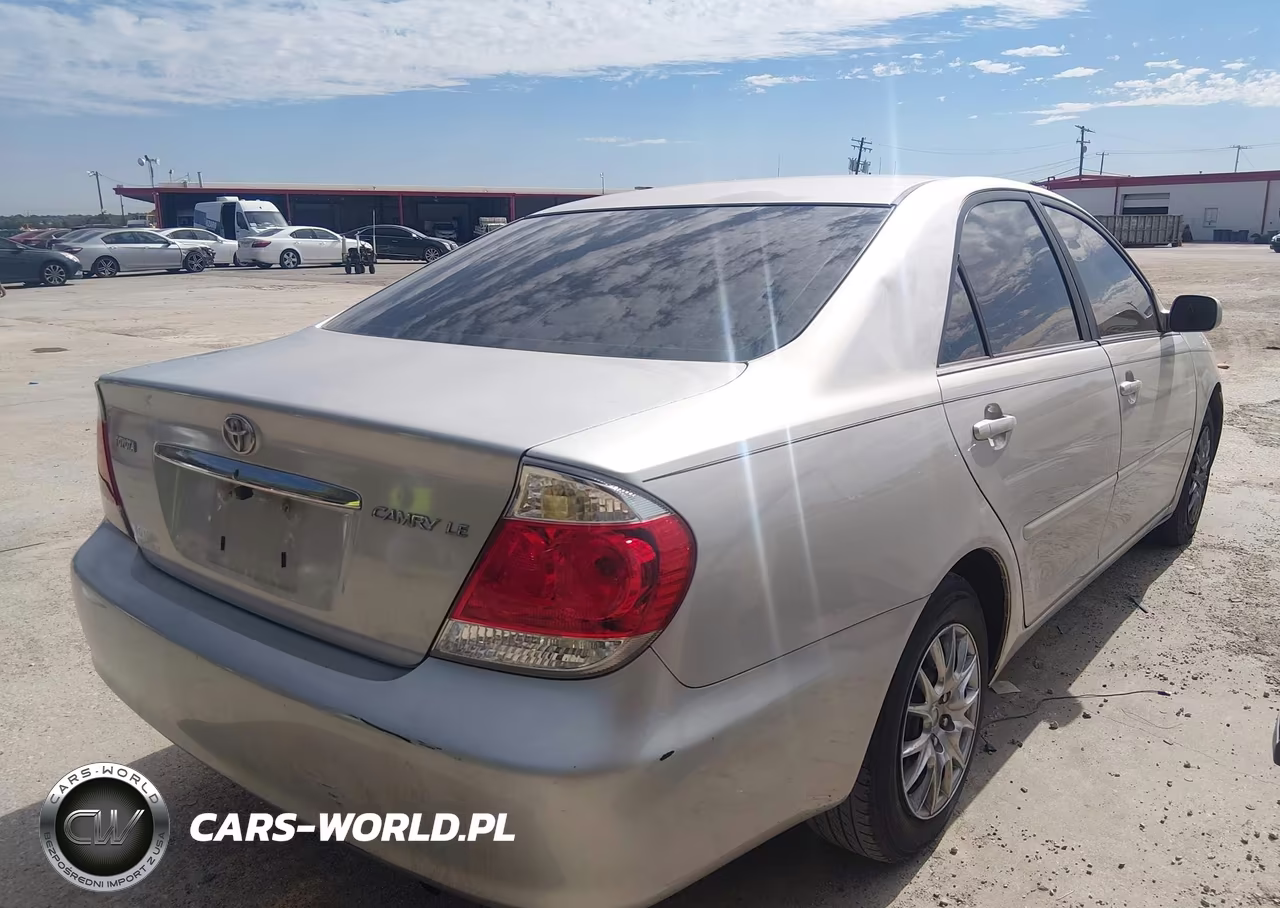2005 Toyota Camry Le VIN:4T1BE32K85U536412 - 4