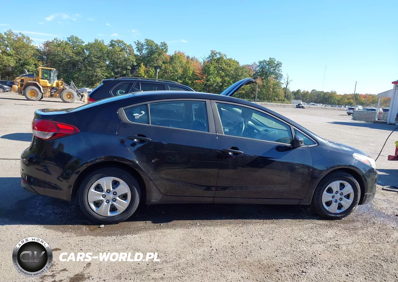2018 Kia Forte Lx VIN:3KPFK4A75JE274603 - 13