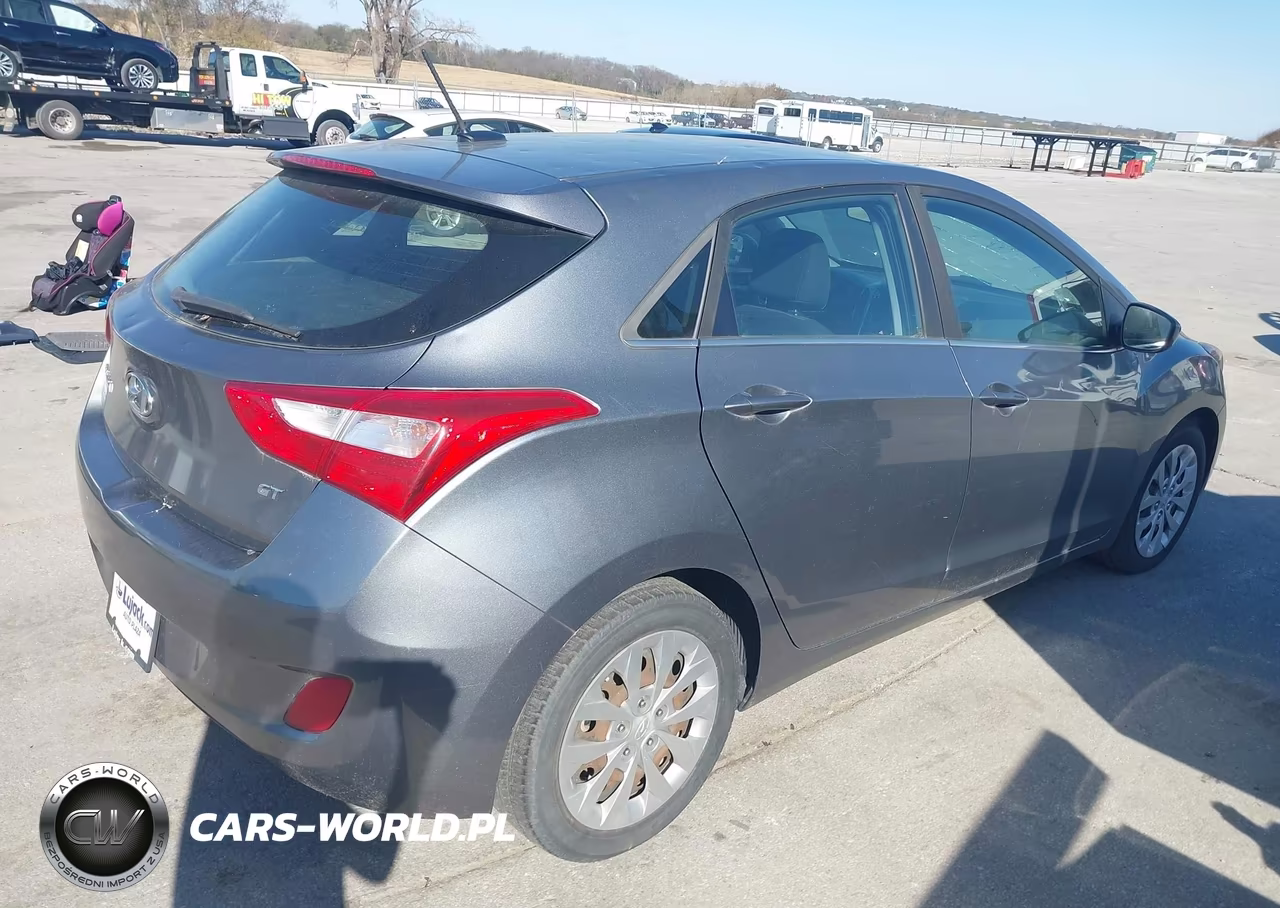 2017 Hyundai Elantra Gt VIN:KMHD35LH7HU351415 - 4