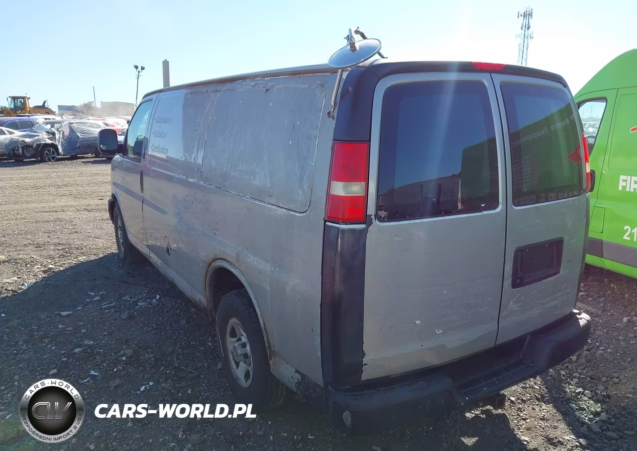 2005 Chevrolet Express VIN:1GCFH15T751169249 - 3