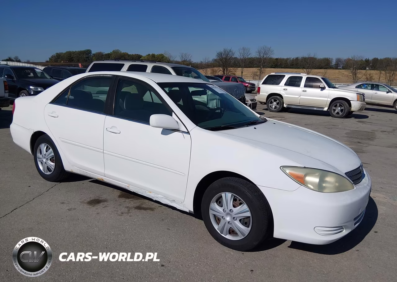 2002 Toyota Camry Le VIN:JTDBE32K020136349 - 1