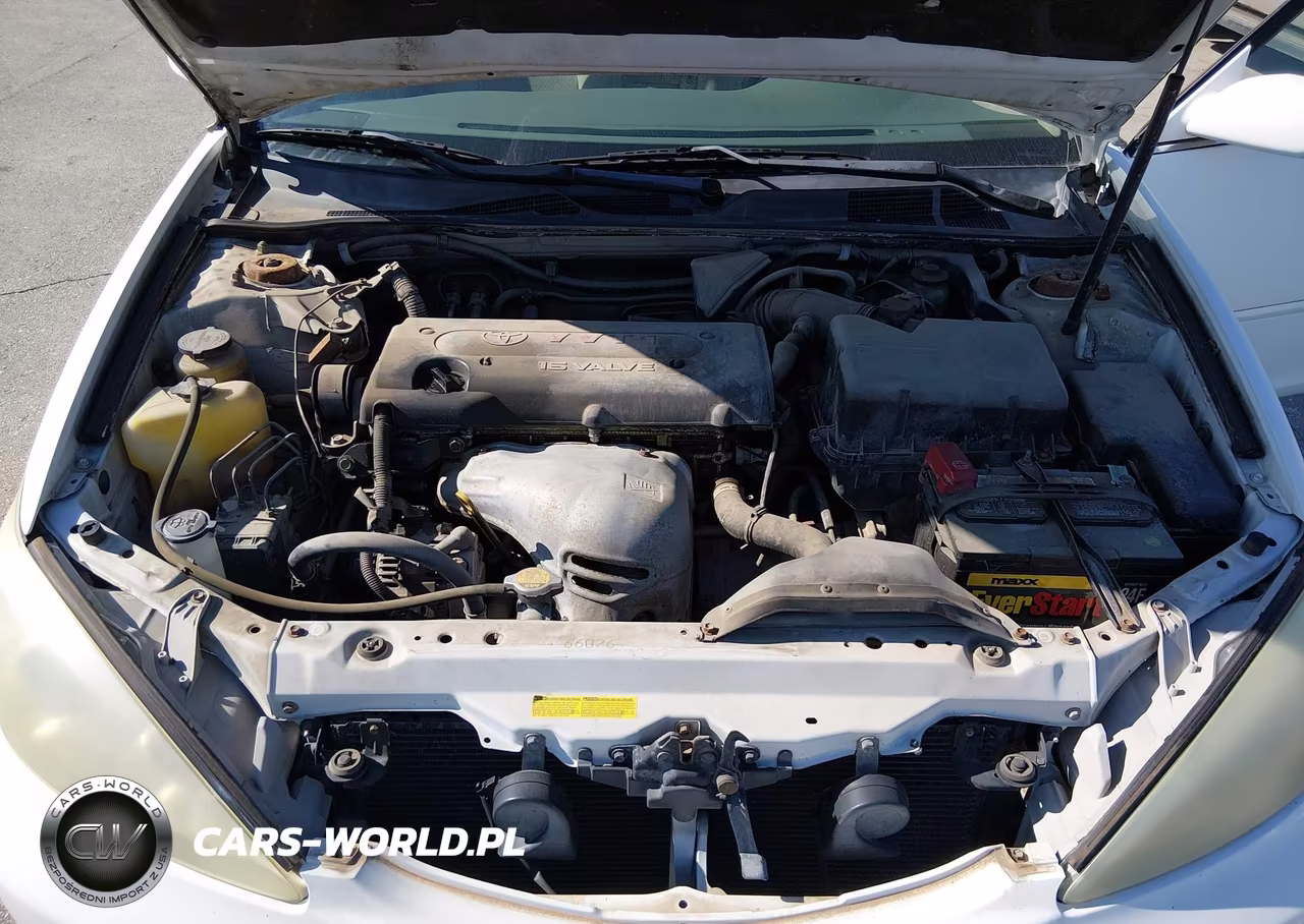 2002 Toyota Camry Le VIN:JTDBE32K020136349 - 10