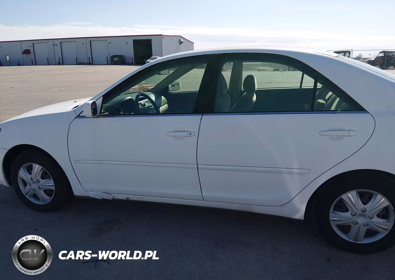 2002 Toyota Camry Le VIN:JTDBE32K020136349 - 6