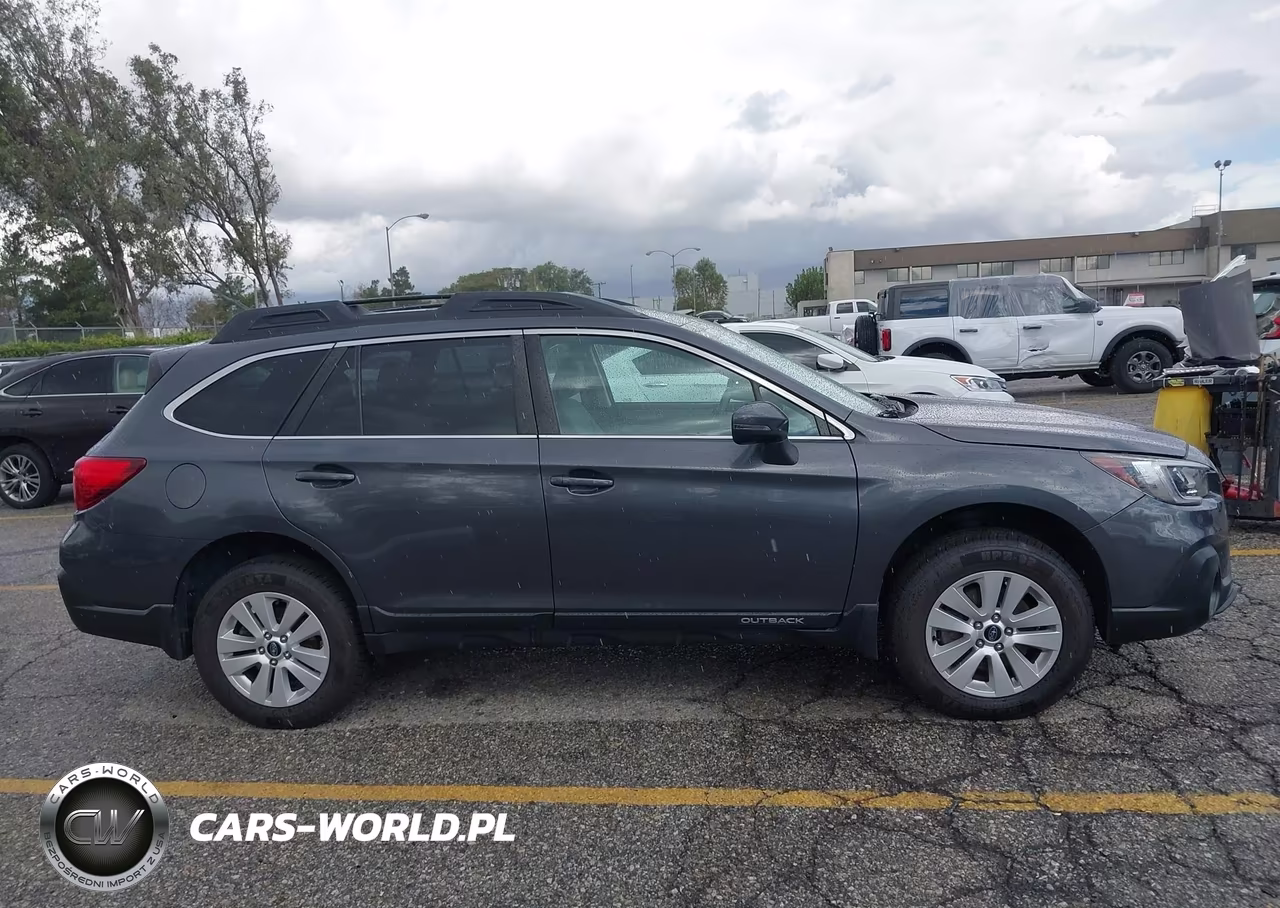 2018 Subaru Outback 2.5I Premium VIN:4S4BSAFC5J3202984 - 13