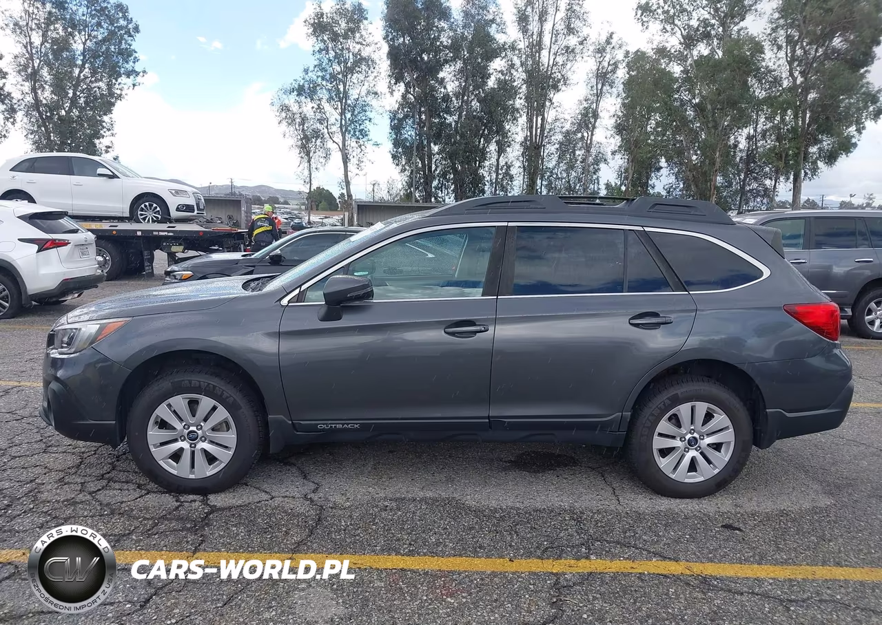 2018 Subaru Outback 2.5I Premium VIN:4S4BSAFC5J3202984 - 14