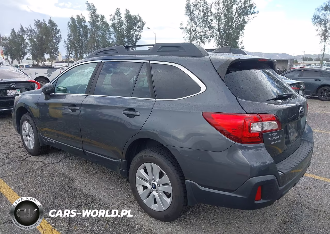 2018 Subaru Outback 2.5I Premium VIN:4S4BSAFC5J3202984 - 3