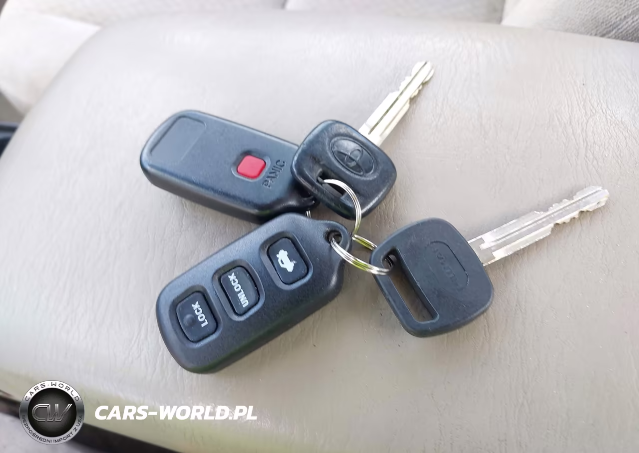 2003 Toyota Camry Le VIN:4T1BE32K93U135531 - 11