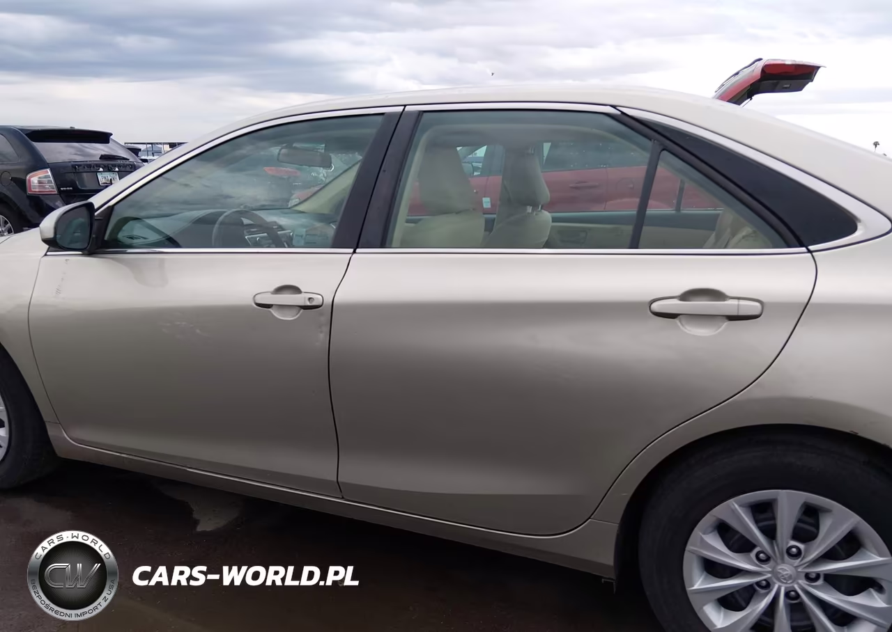 2015 Toyota Camry Le VIN:4T4BF1FK9FR506788 - 14